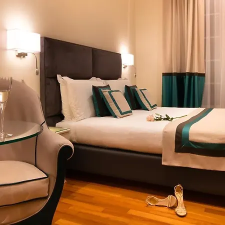 Hotel Jolanda 4*