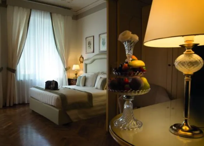 Ξενοδοχείο Jolanda 4*