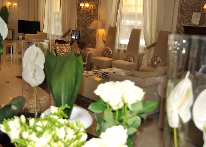 Ξενοδοχείο Jolanda 4*