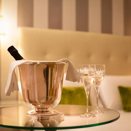 فندق يولاندا