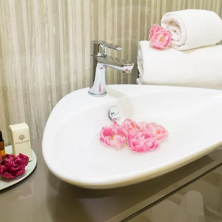 Jolanda Hotel 4*