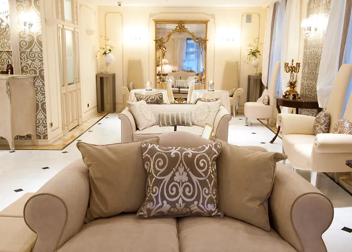 Jolanda Hotel 4*